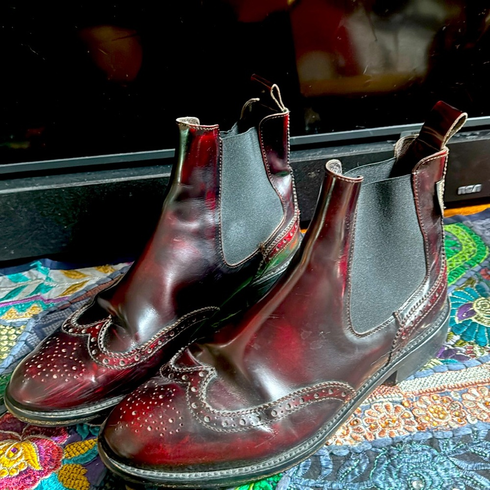 Russell and Bromley burgundy Oxford boots